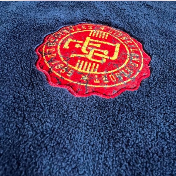 Disneyland Resort Mickey #1 Fan Throw Blanket Plush 50x58 Authentic Disney Parks - Picture 2 of 6